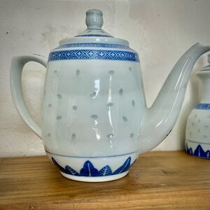 ⭐️ Blue and White Ceramic Teapot